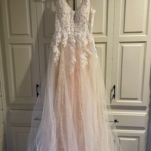 Clarisse Chic Lace Gown